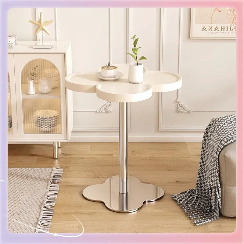 Versailles Accent Piece