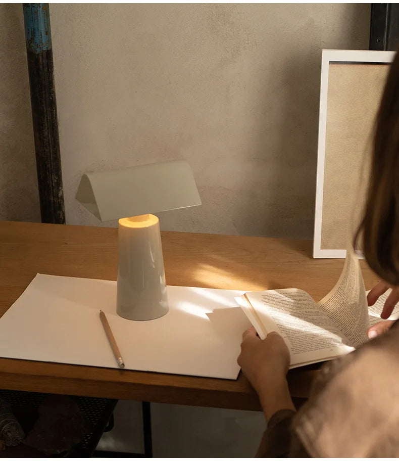 Windsor Dining Table