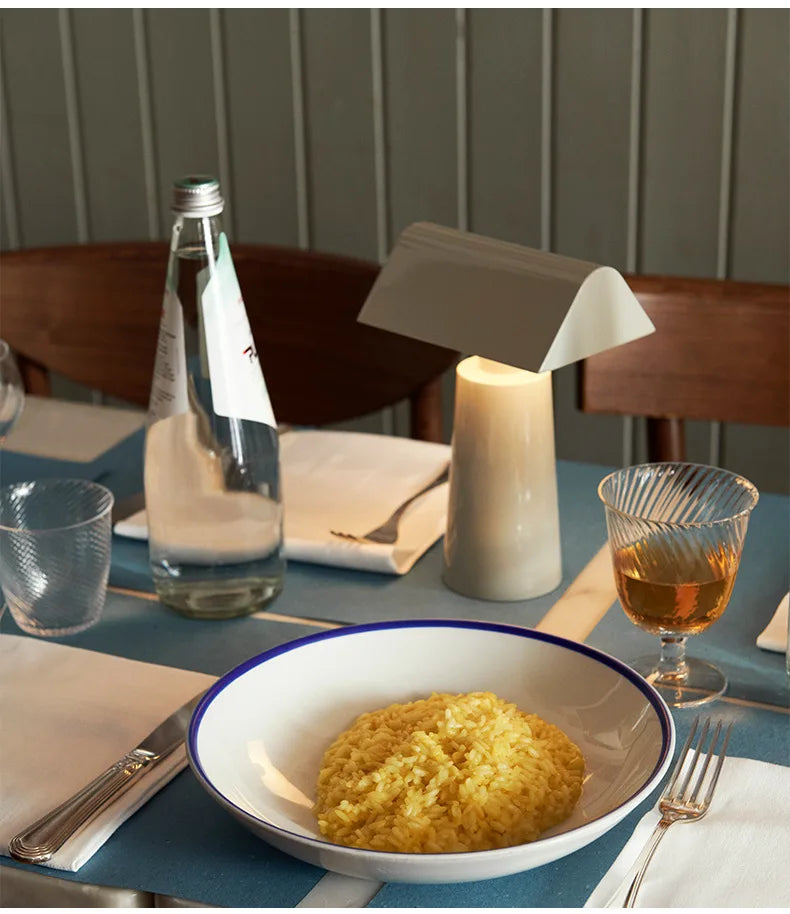 Windsor Dining Table