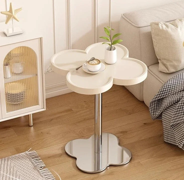 Versailles Accent Piece