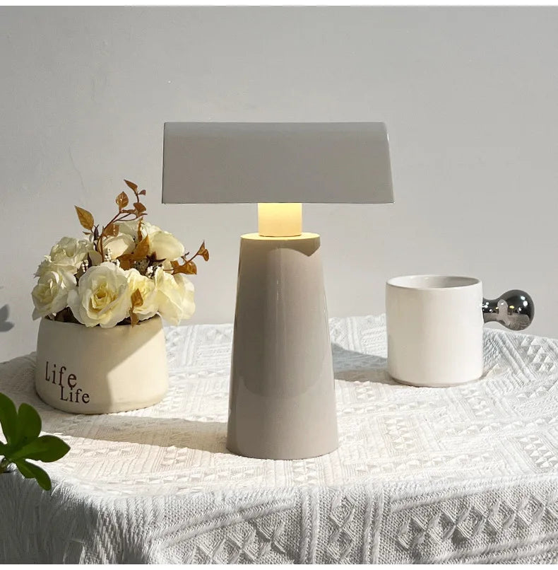 Windsor Dining Table