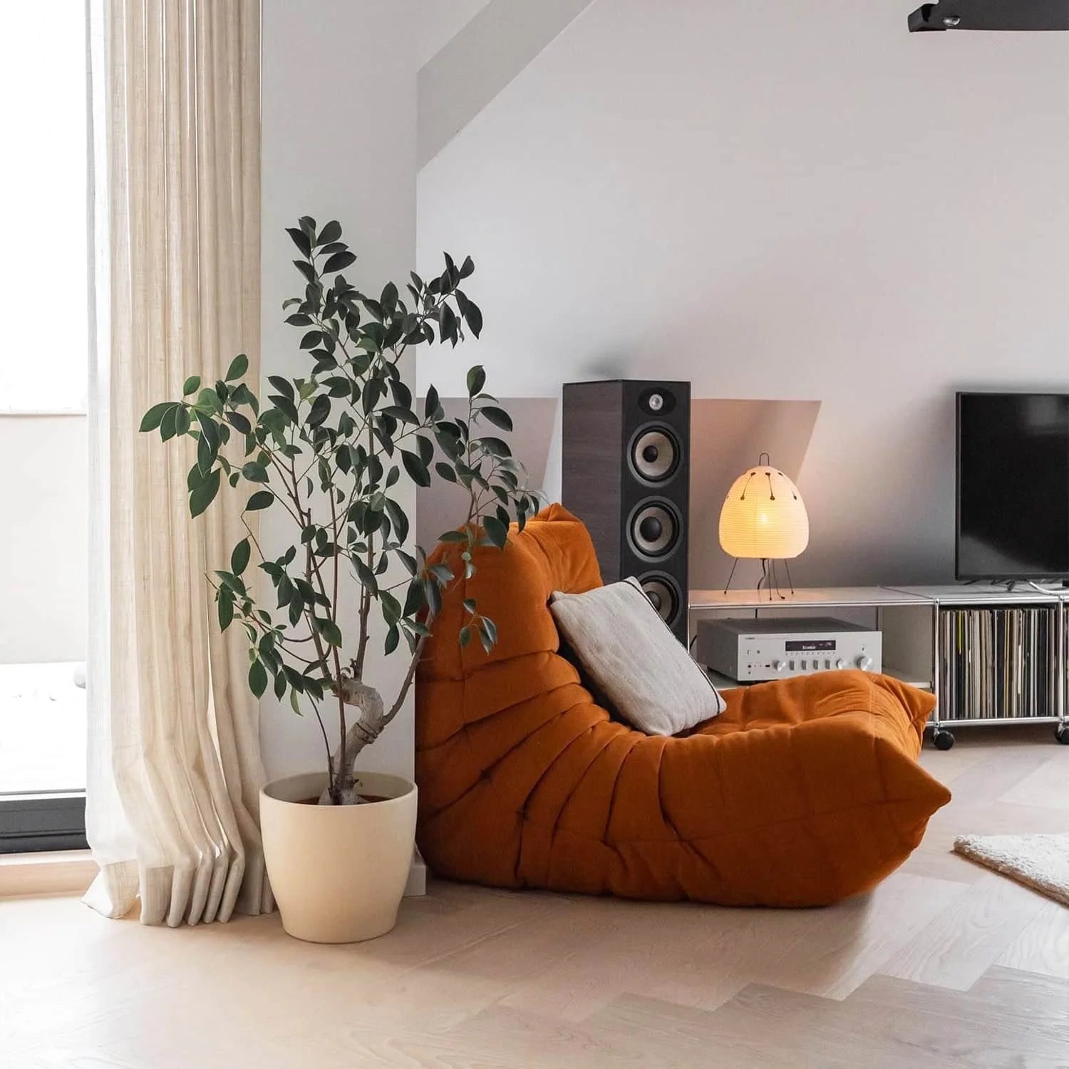 Caterpillar Single Sofa Lazy Couch Tatami Living Room Bedroom Lovely Leisure Single Chair Reading Chair Balcony Rocking Chair